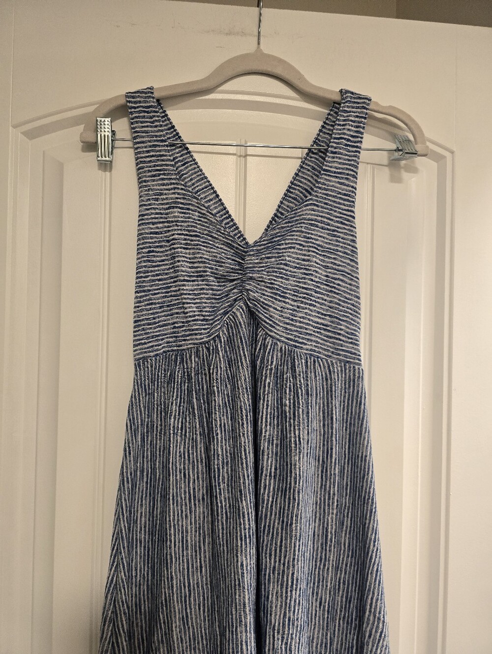 ๐7/25$ Universal Thread Blue and White Striped Cross Back Dress - Picture 2 of 6